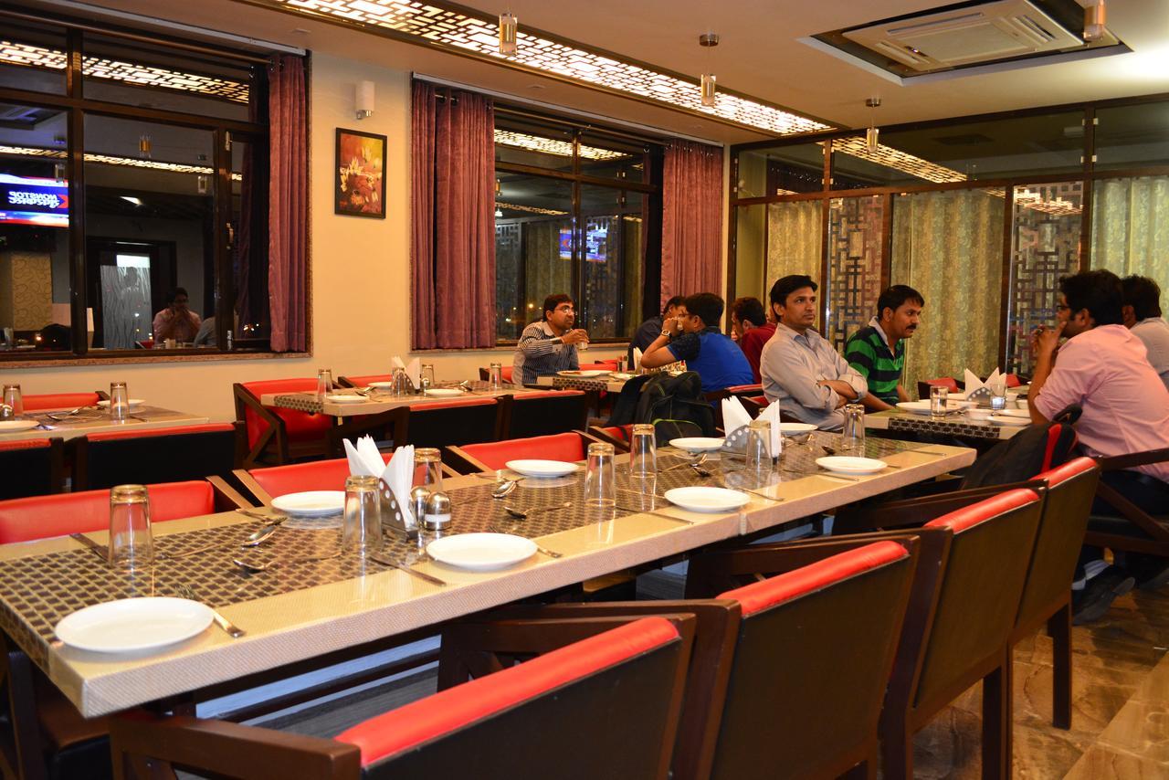 Hotel Desert Inn Barmer Buitenkant foto
